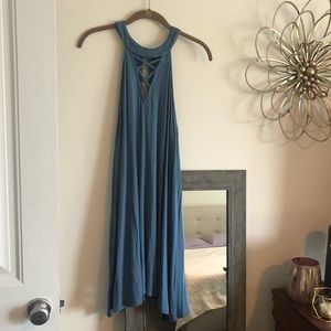 Criss-cross keyhole swing dress